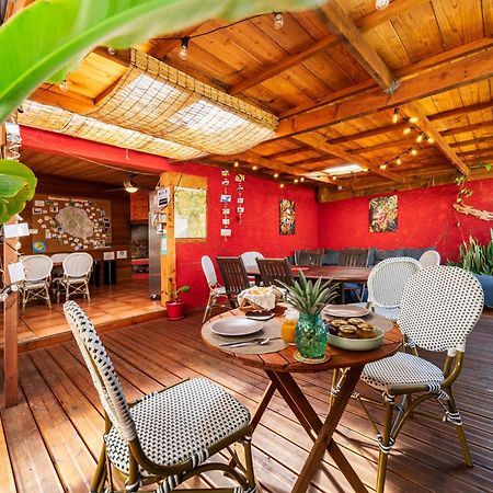 Les Baroudeurs Hostel サン・ピエール エクステリア 写真