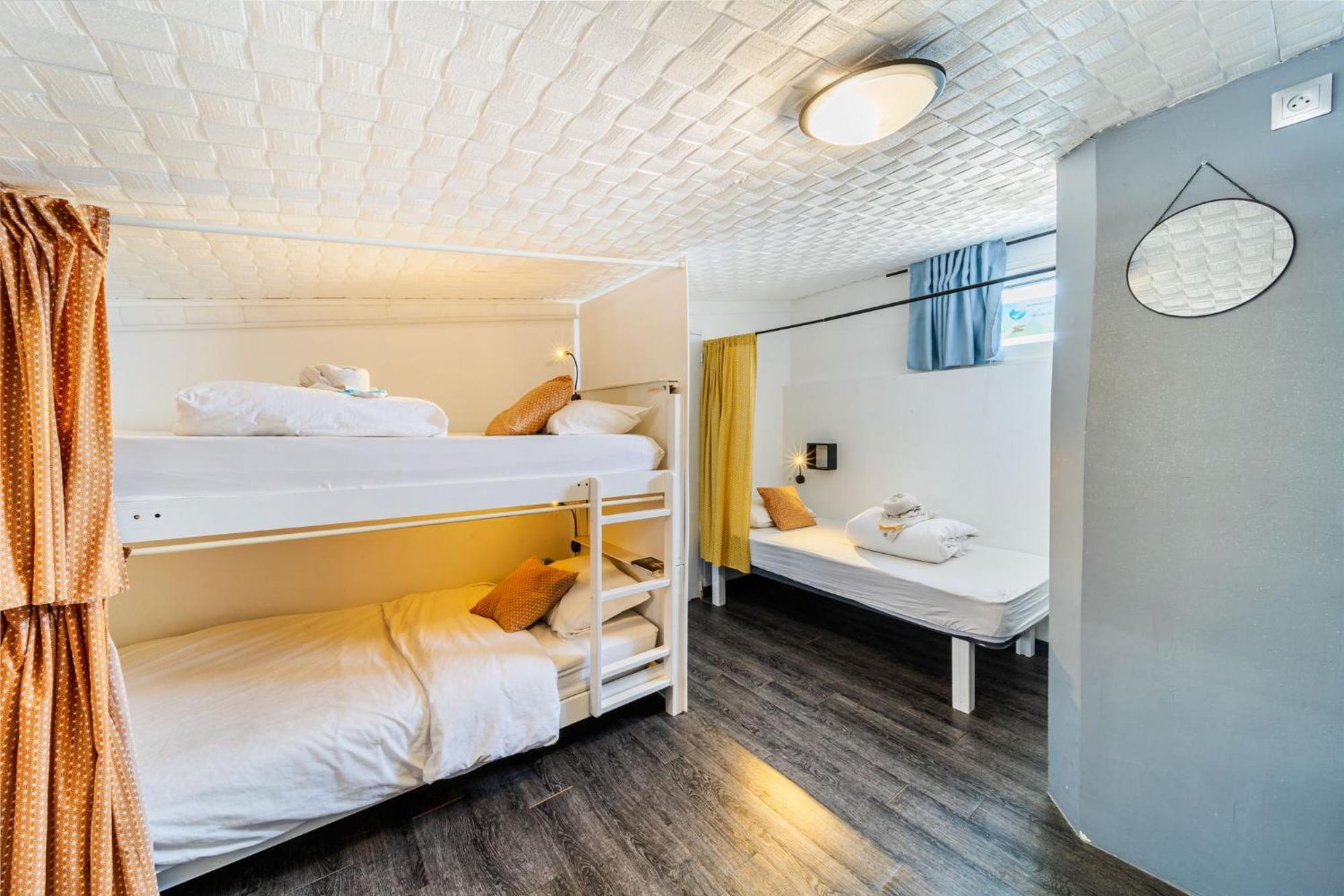 Les Baroudeurs Hostel サン・ピエール エクステリア 写真