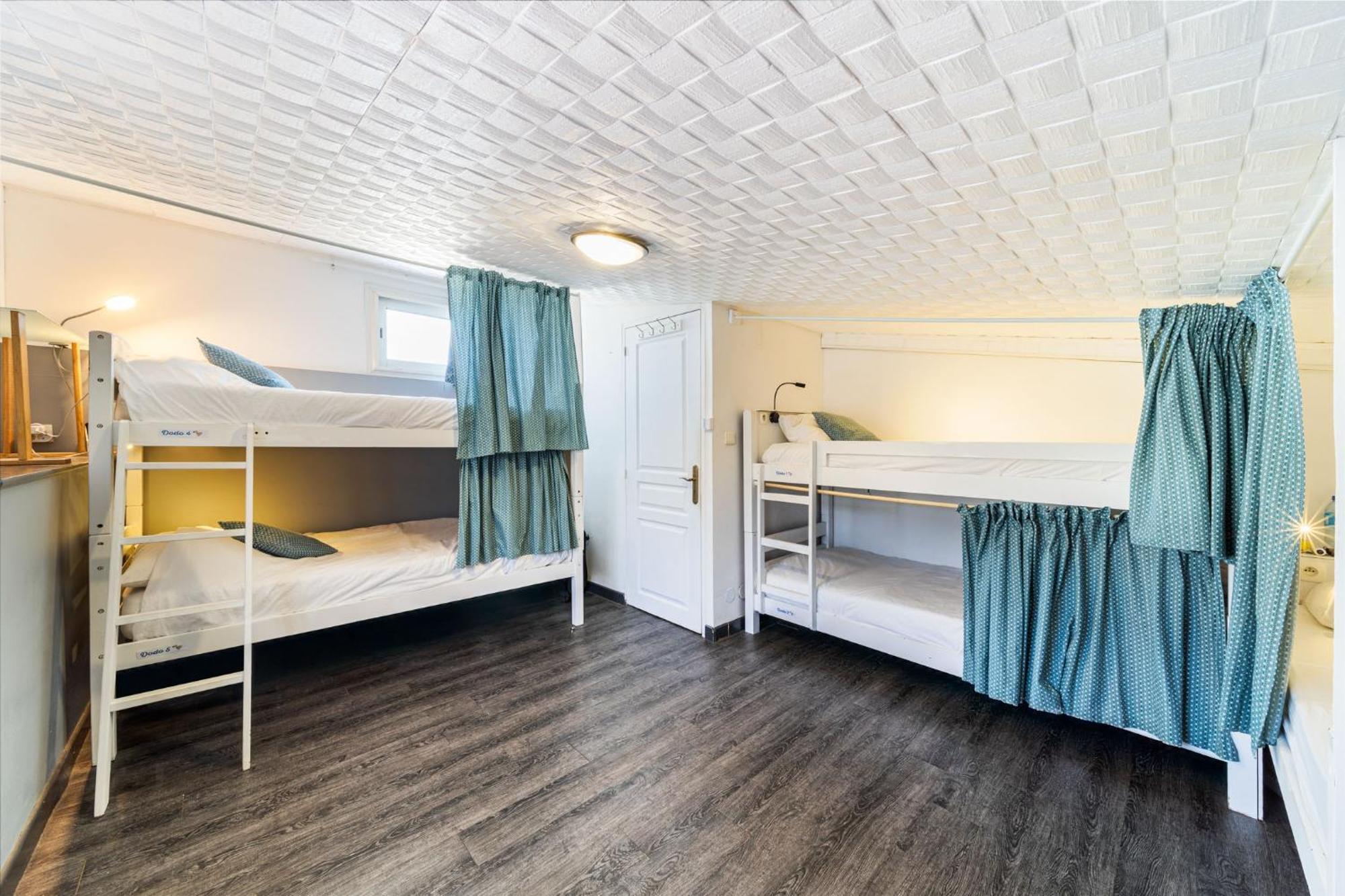 Les Baroudeurs Hostel サン・ピエール エクステリア 写真